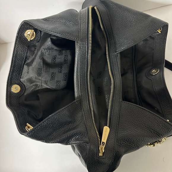 Michael Kors Black Slouchy Pebbled Leather Shoulder Bag with Gold Chain - Picture 8 of 10